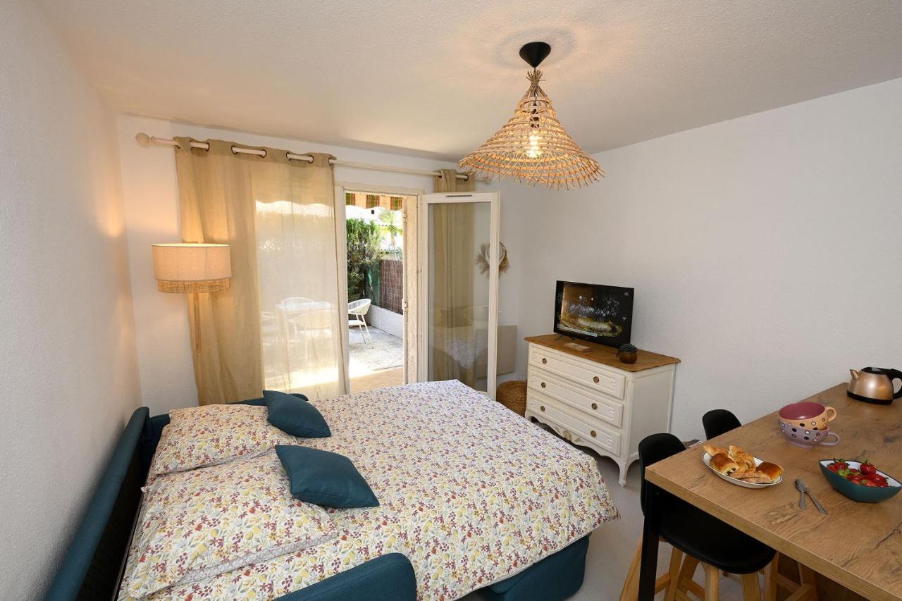 Charmant Studio 2A4 Pers Avec Jardin Et Place De Parking Situe A 5 Min A Pied De La Mer Bandol Εξωτερικό φωτογραφία